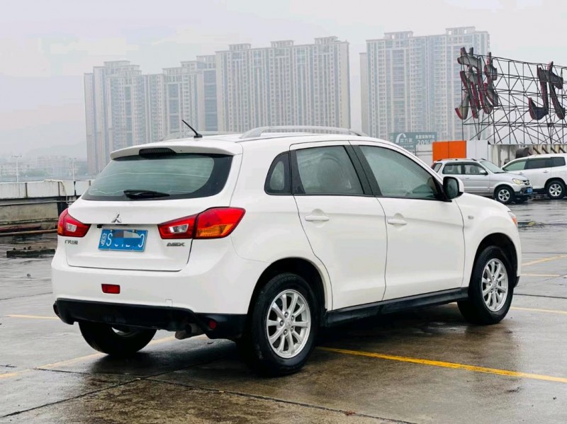 东莞14年三菱劲炫8