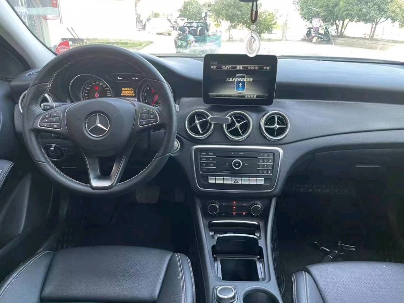 宜春18年奔驰GLA2