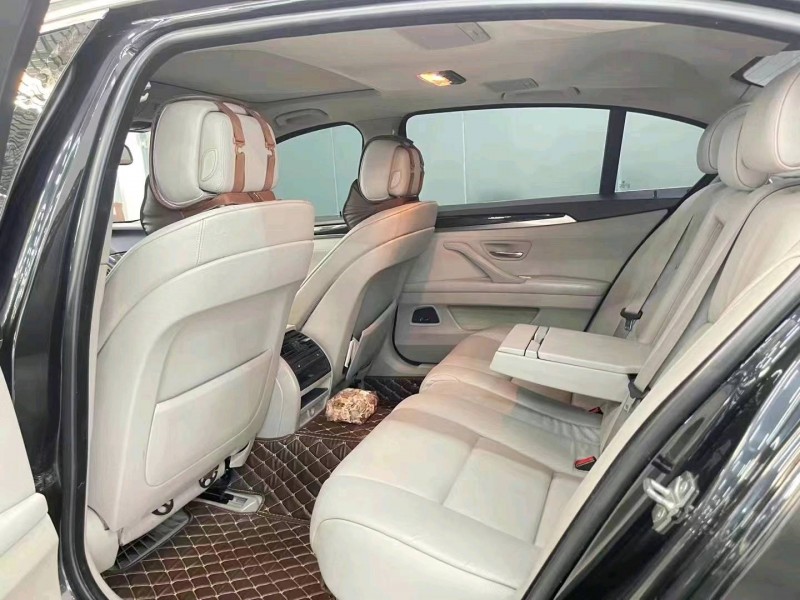 济宁11年宝马5系7