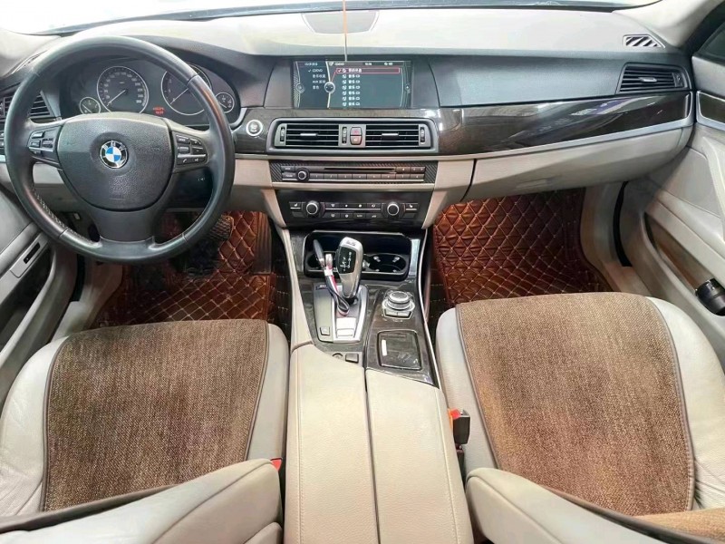 济宁11年宝马5系8