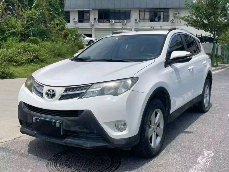 广州13年丰田RAV42