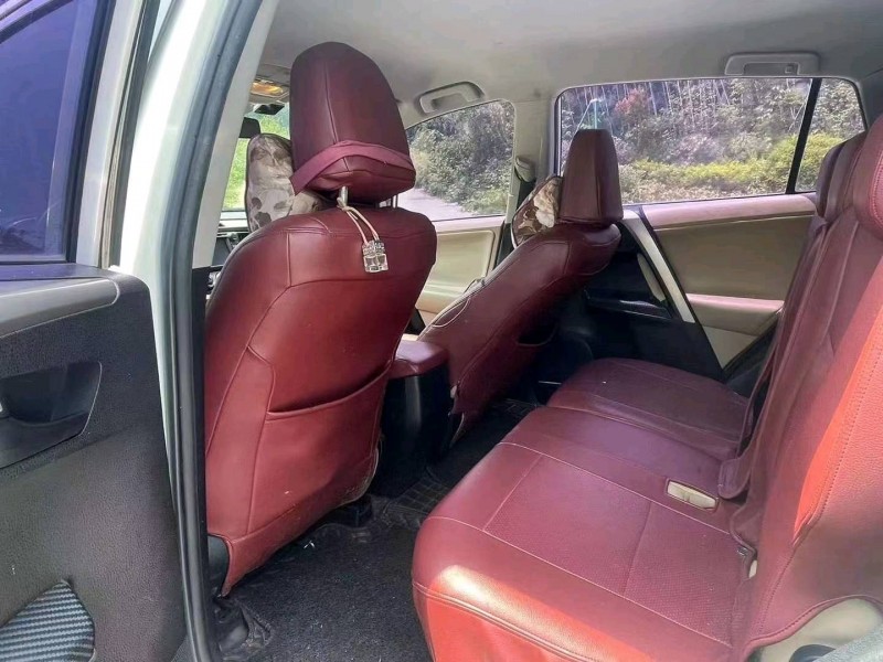 广州13年丰田RAV47