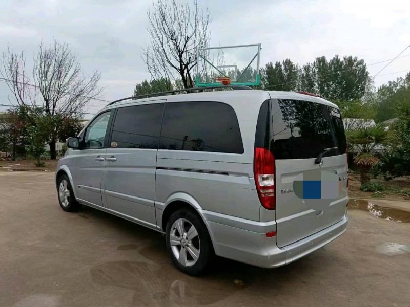 东营11年奔驰唯雅诺7