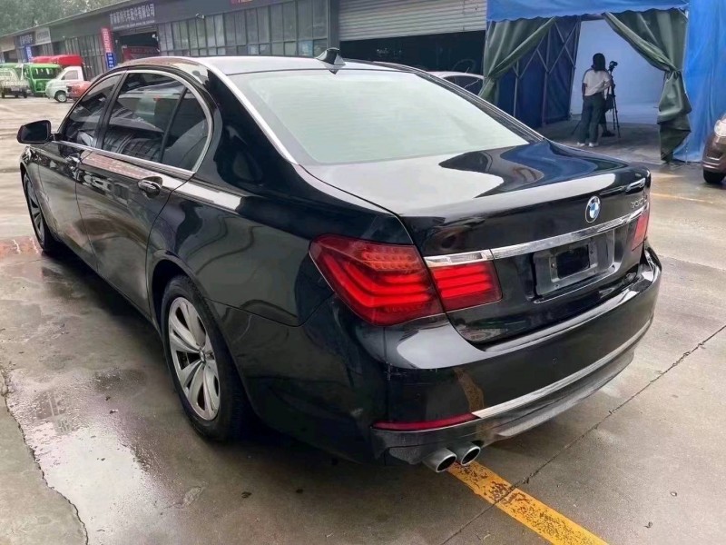 北京13年宝马7系8