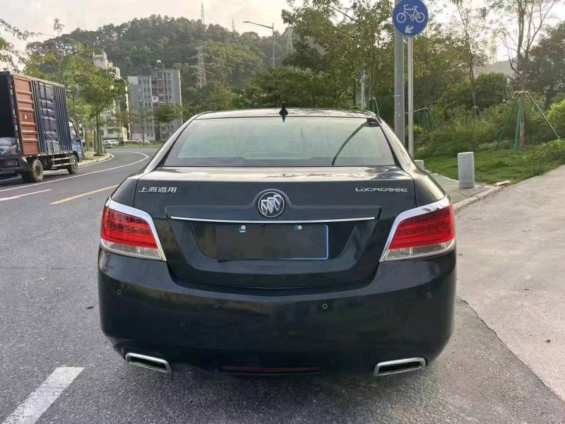 广州10年别克君越5