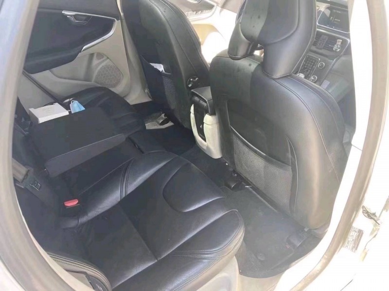 北京13年沃尔沃V406