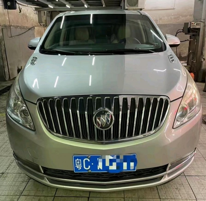 广州13年别克GL81