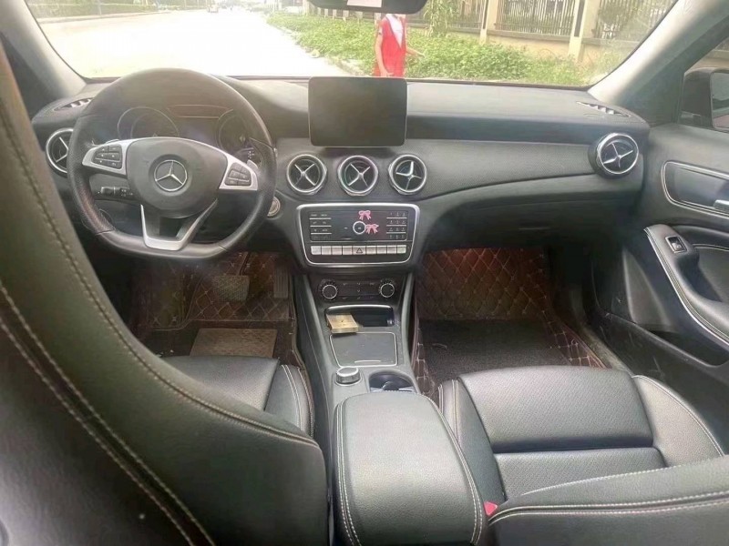 枣庄19年奔驰GLA3