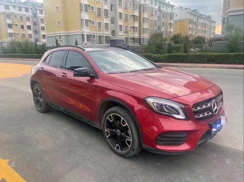 枣庄19年奔驰GLA4