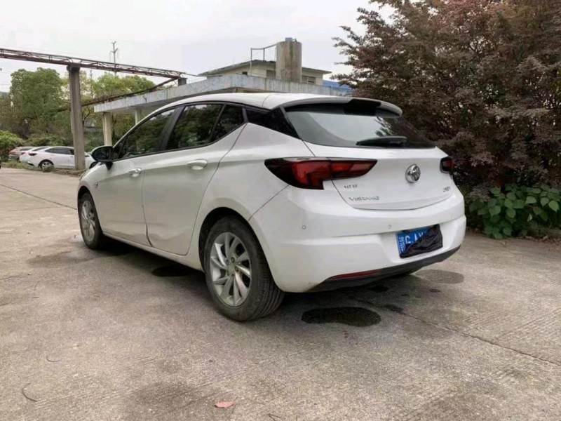 邵阳18年别克威朗6