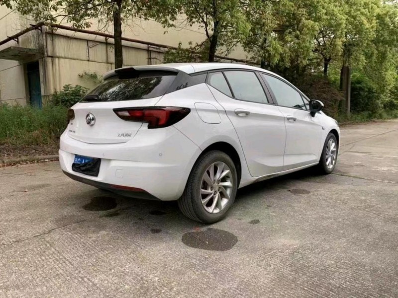 邵阳18年别克威朗5