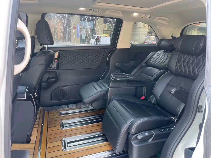 枣庄22年本田艾力绅8