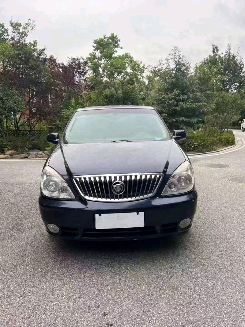 青岛16年别克GL81