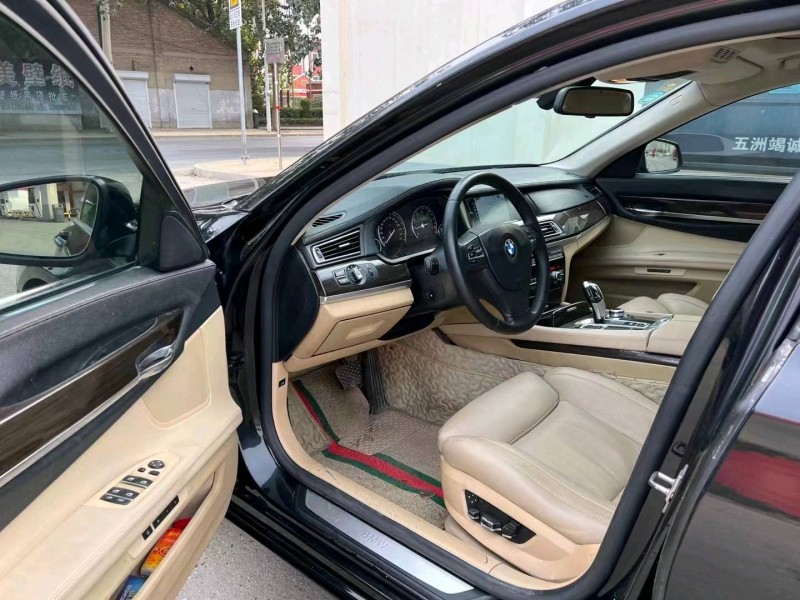 保定10年宝马7系5