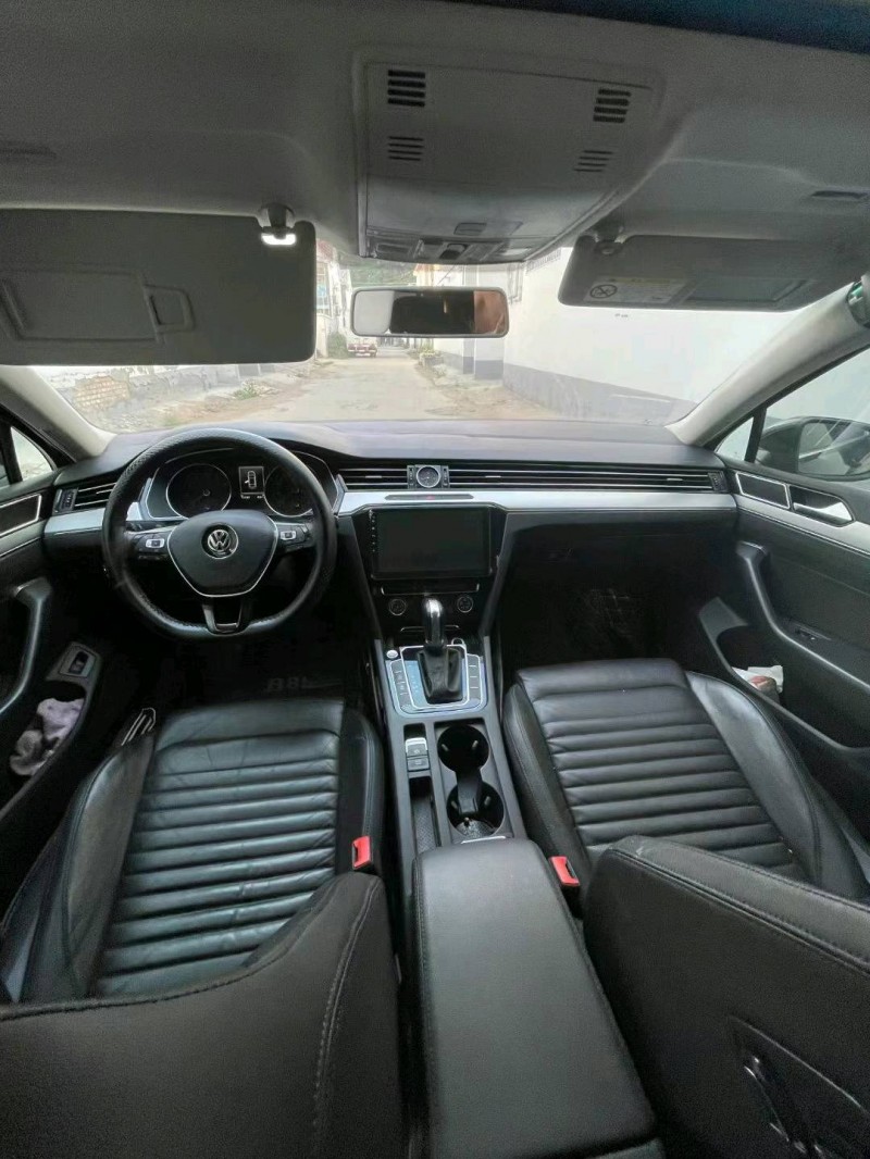 济宁17年大众迈腾8