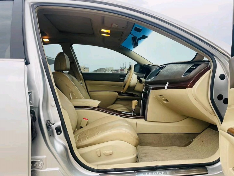 东莞10年日产天籁5