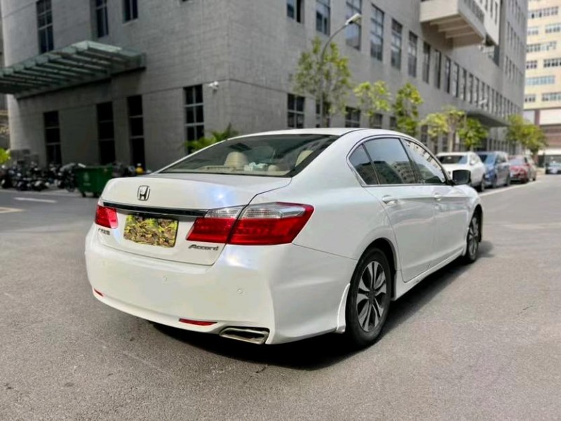 东莞15年本田雅阁8