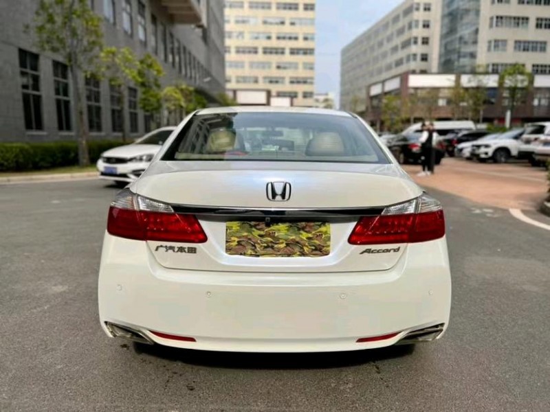 东莞15年本田雅阁9