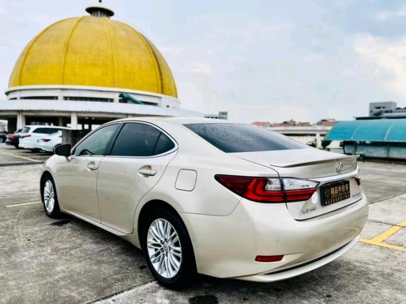 东莞17年雷克萨斯ES8