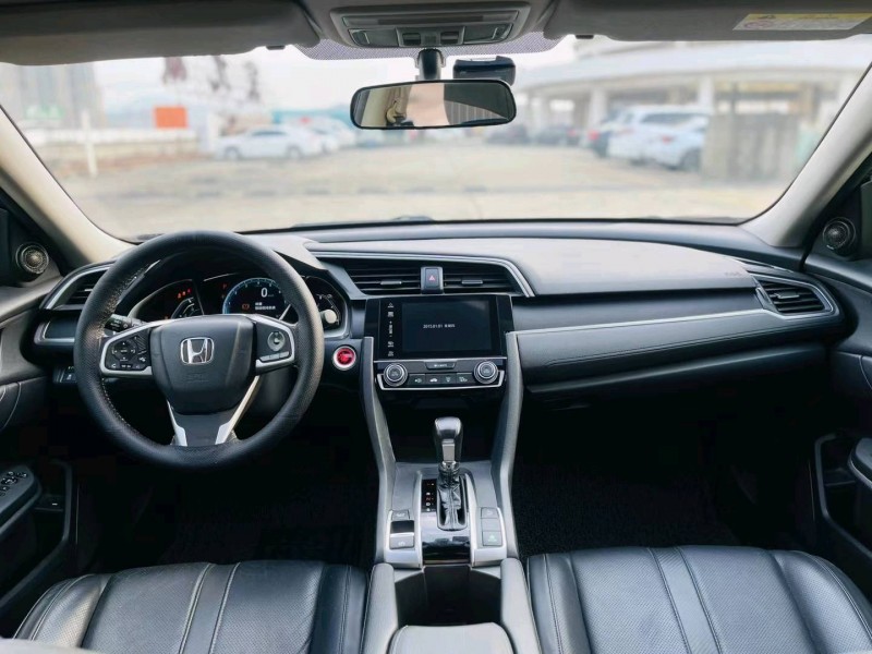 东莞17年本田思域5