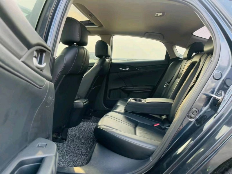 东莞17年本田思域6