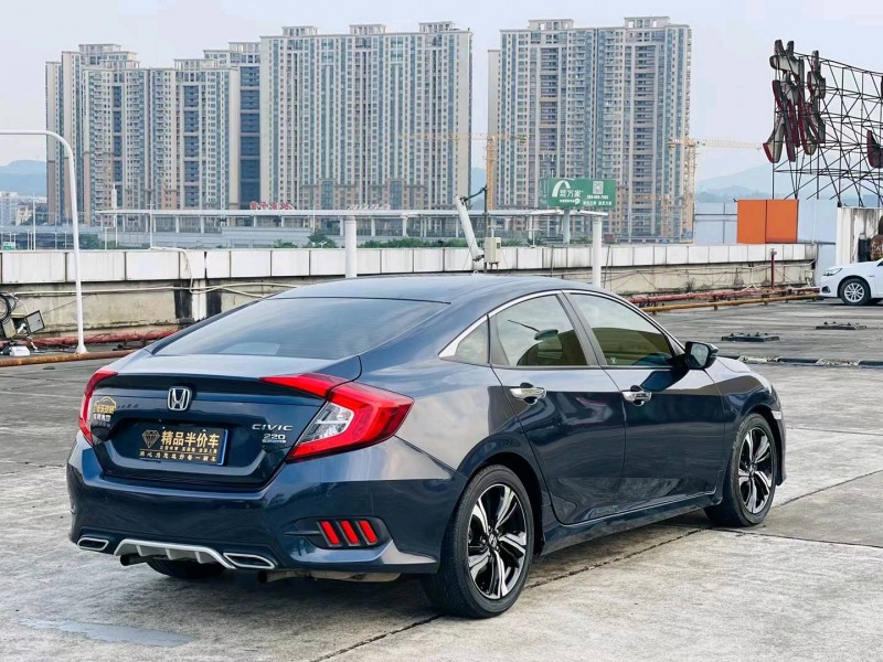 东莞17年本田思域8