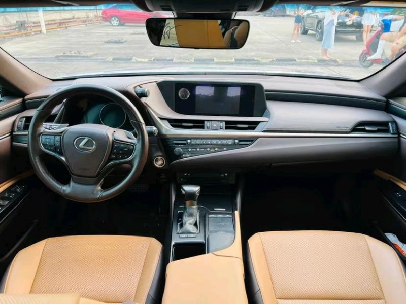 东莞19年雷克萨斯ES3