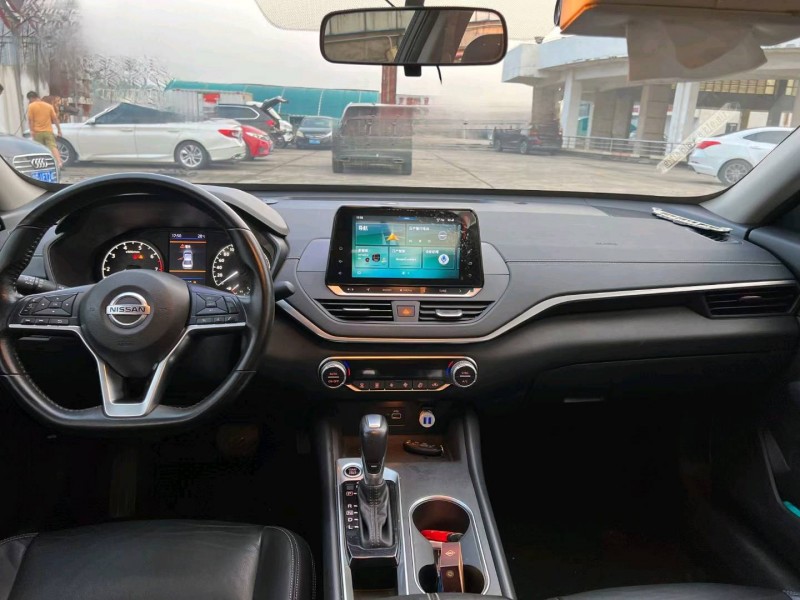 东莞20年日产天籁4