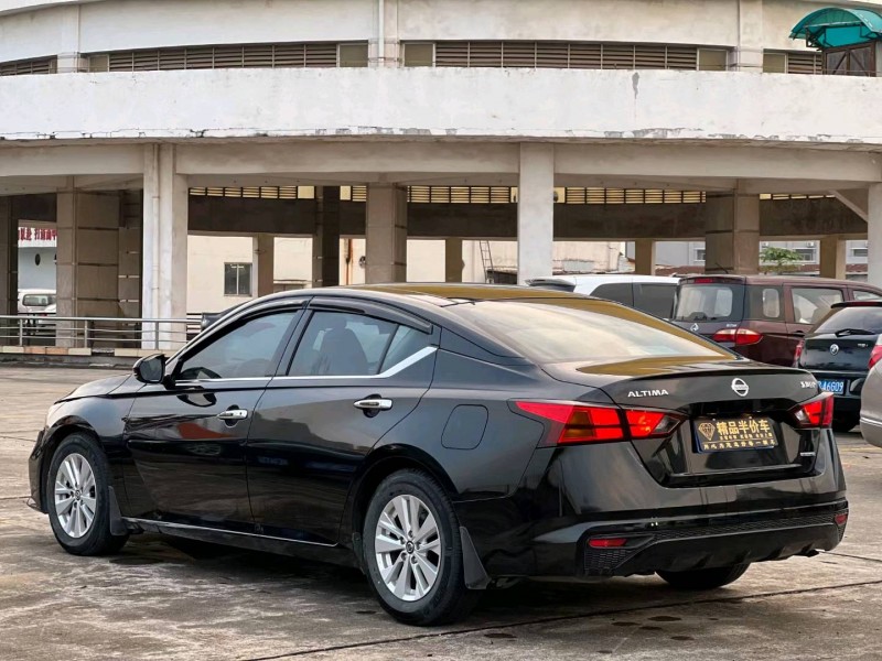 东莞20年日产天籁8