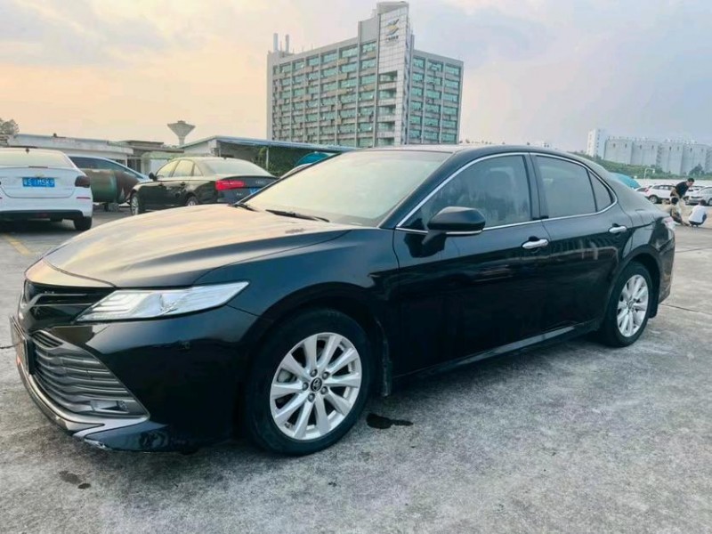 东莞19年丰田凯美瑞2