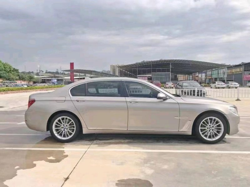 徐州13年宝马7系3