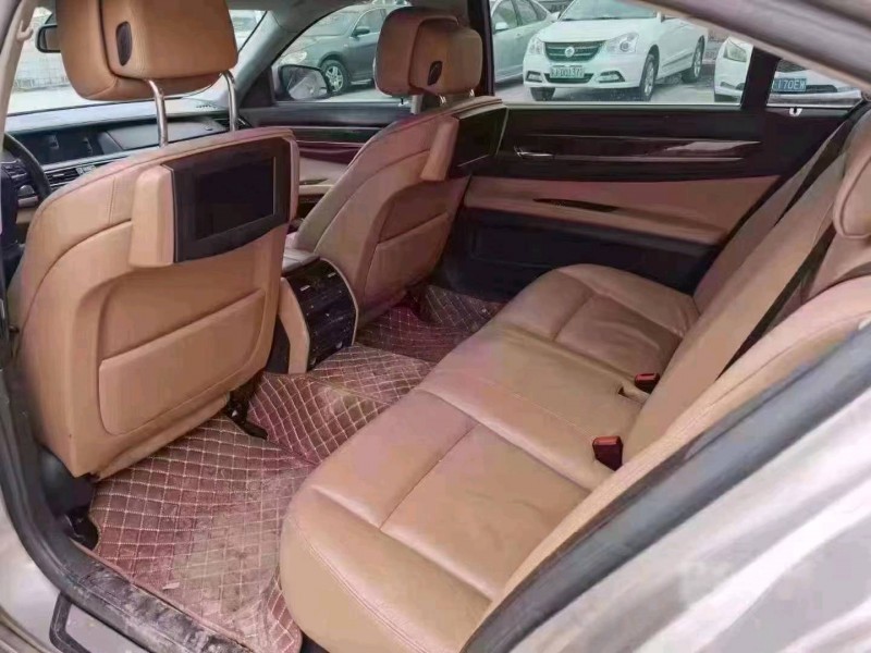 北京11年宝马7系6