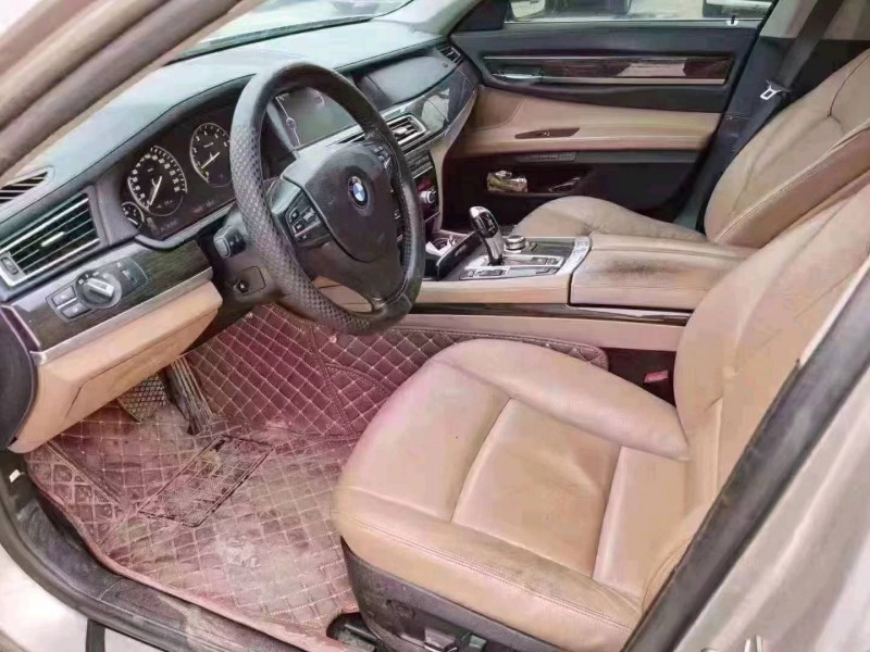 北京11年宝马7系8