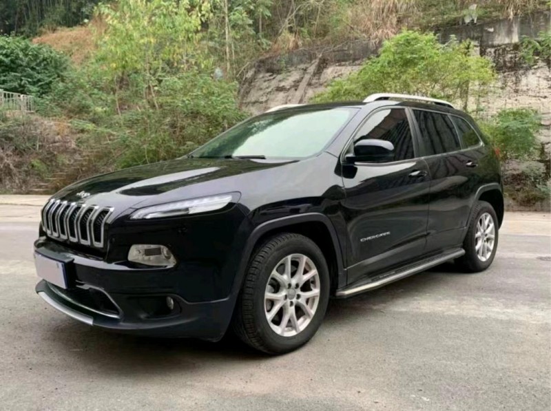棗莊17年Jeep自由光2