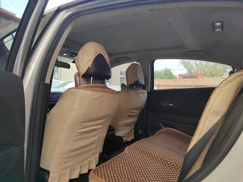 保定15年本田缤智8