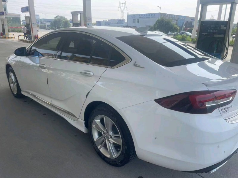 保定19年别克君威5