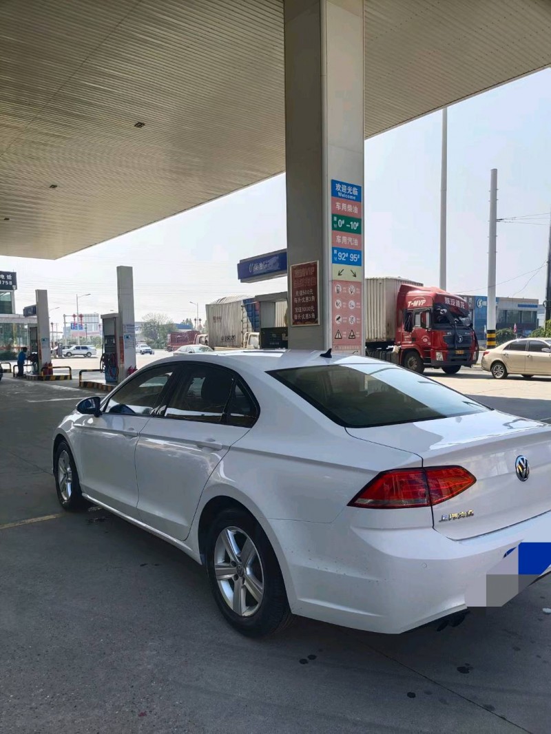 保定17年大众凌渡4