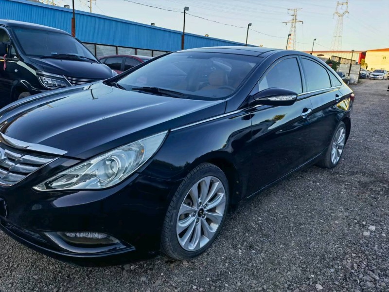 保定13年现代索纳塔八8