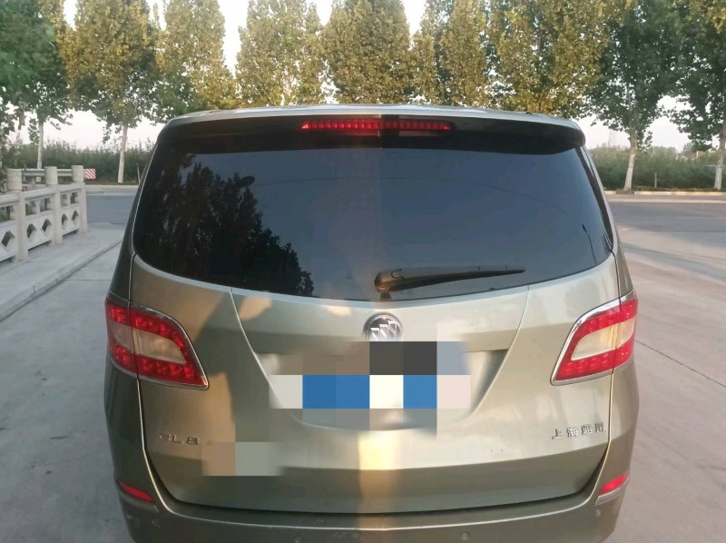 济宁11年别克GL86