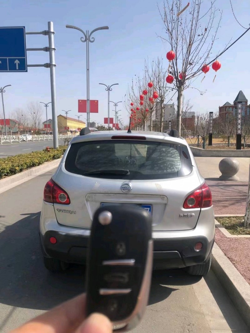 北京11年日产逍客5