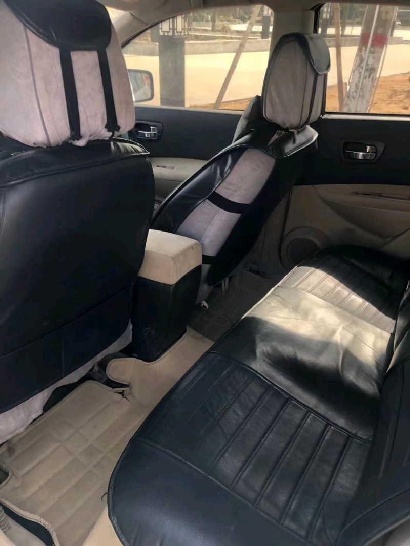 北京11年日产逍客1