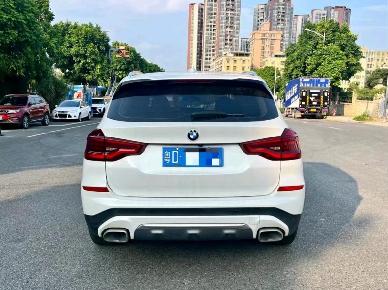 广州19年宝马X38