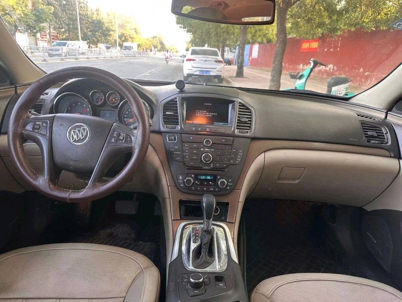 北京10年别克君威8