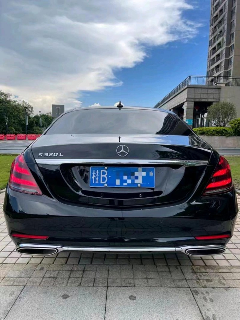 广州18年奔驰S8