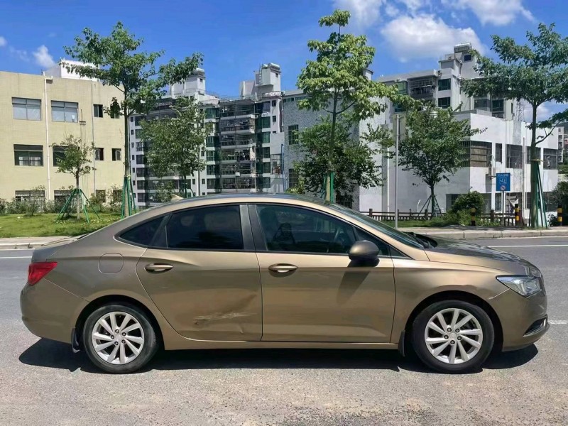 广州16年别克威朗6