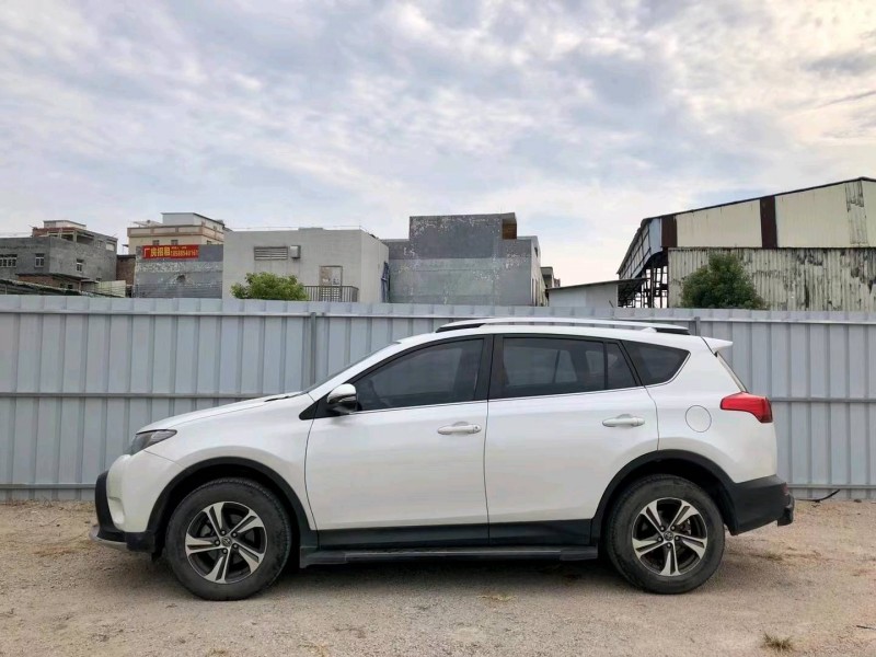 广州16年丰田RAV4荣放3