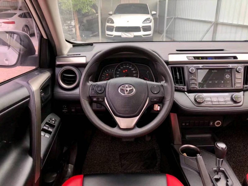 广州16年丰田RAV4荣放9