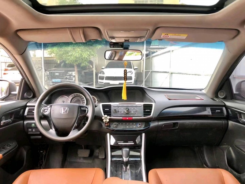 广州16年本田雅阁8