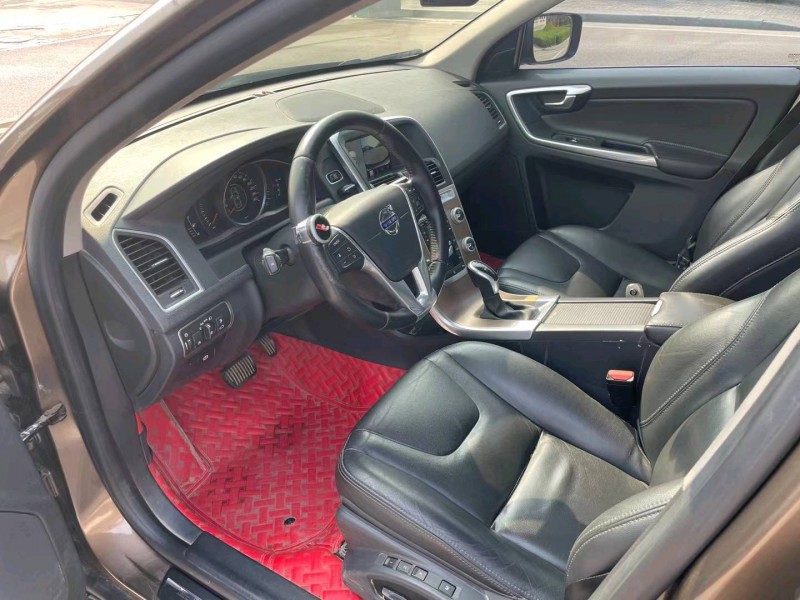 东营16年沃尔沃XC607
