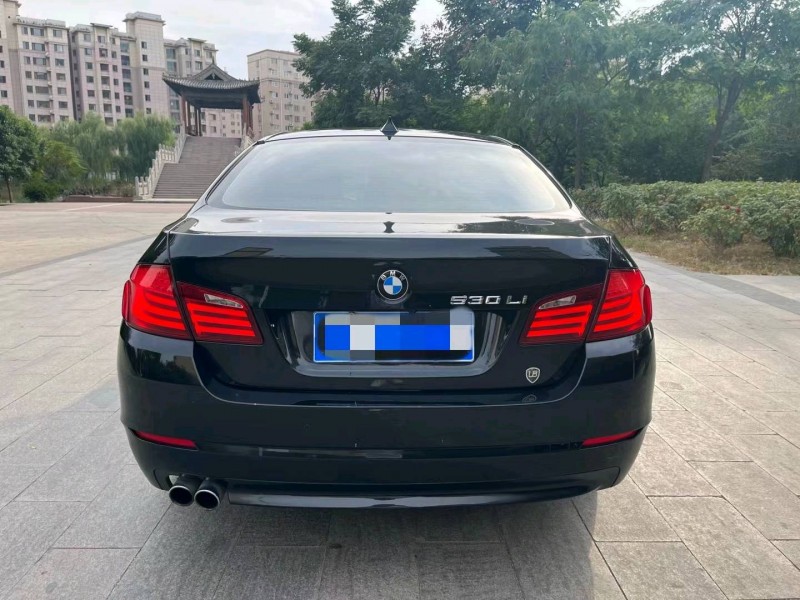 济宁13年宝马5系9